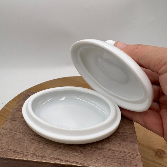 Vintage Sleeping Cat Trinket Box, gift present cat lover white glass - Picture 5 of 8